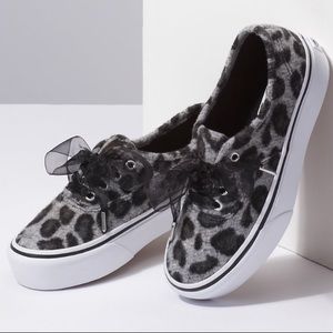 fuzzy authentic platform 2.0 shoes